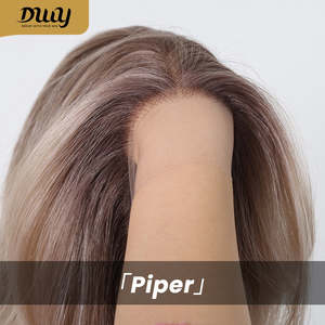วิกผมสังเคราะห์สีบลอนด์แพลตตินั่ม Piper-DWY พร้อมด้วยลูกไม้โปร่งแสงด้านหน้าและผมลอนตรงกลางแบบเวฟ - Product Image 4