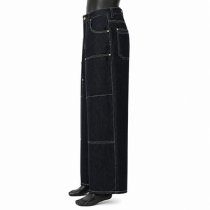 Jeans en denim noir à jambes larges sur mesure, pantalon cargo ample de haute qualité avec surpiqûres contrastées - Product Image 2