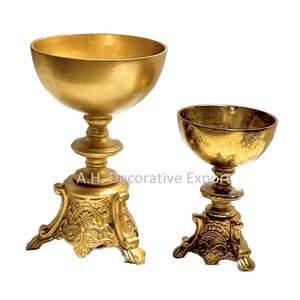 Juego de 2 Cuencos Decorativos de Aluminio Hechos a Mano con Acabado Dorado para Centros de Mesa, Exhibición de Flores y Decoración del Hogar - Product Image 1