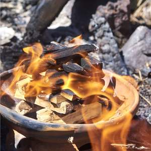Palitos de Palo Santo Sostenibles, Recogidos a Mano, 100% Naturales de Perú, Venta al Por Mayor - Product Image 2