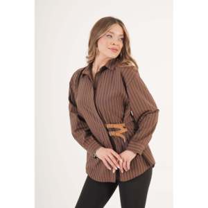 Camisa a Rayas Marrón con Doble Cinturón para Mujer LUSTRIN - Blusa Elegante Casual de Manga Larga para Uso Diario - Product Image 3