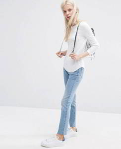 Camiseta Gráfica de Algodón 100% para Mujer, Corte Ajustado, Fabricación OEM, Marca Privada - Product Image 4