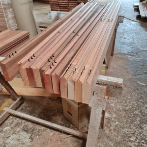 Profilés et rails de porte en bois dur ignifugés (FSC 100%) - Product Image 4