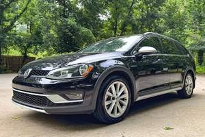 Volkswagen Golf Alltrack SE 2017 Usado, Sin Reserva, 1 Dueño, Turbo de 4 Cilindros, Tracción en las Cuatro Ruedas, Sin Modificar - Product Image 3