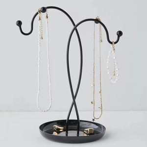 Support de bijoux noir chic pour boucles d'oreilles colliers anneaux organisateur moderne élégant pour vanité présentoir de table et dressing - Product Image 1