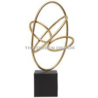 Sculpture artisanale moderne et élégante en aluminium avec base en marbre, aspect feuille de palmier, or, art décoratif