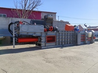 Presse à balles hydraulique pour plastique PP PE PET 30T-100T pour le recyclage des films et bouteilles en plastique