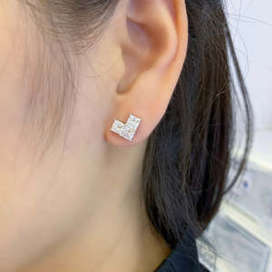 Pendientes de Diamantes Cultivados en Laboratorio de 1.80 Quilates, Claridad VS, Color EF, Corte Princesa en Forma de V - Product Image 6