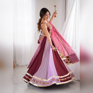 Lehenga Choli con Bordado Intenso para Mujer, Diseño Indio para Bodas y Fiestas, Cosido y Listo para Usar, al por Mayor - Product Image 5