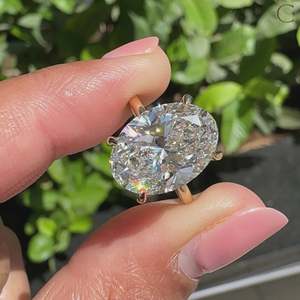 Anillo de Compromiso con Diamantes de 5 Quilates, Corte Ovalado, Oro Amarillo, Certificado IGI, Claridad VS, Engaste de 4 Puntas - Product Image 2