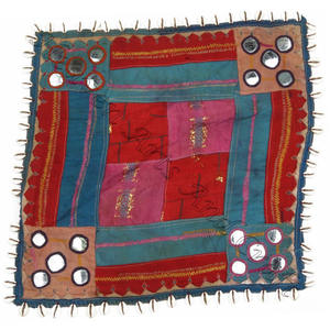 Patch vintage en coton bohème Banjara, patch traditionnel indien avec broderie de miroir, patch en tissu de coton vintage Kutch - Product Image 2