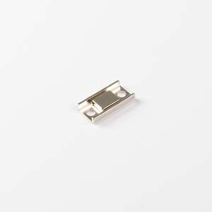 Striscia piatta con magneti in neodimio 30x15x5mm in profilo a U lungo - Product Image 1