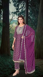 LATEST DESIGNER RAYON BADHANI PRINTED NAYRA CUT <b>KURTI</b>-SET - Product Image 3