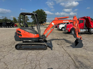 Minicargadora Kubota KX040-4 Usada, de 3.8 Toneladas, con Motor Perkins, Caja de Cambios, Bomba Hidráulica, Rodamientos y Motor - Product Image 1