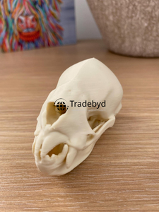 Tradebyd, estatua esculpida de animales de resina de lujo, figurita hecha a mano de diseñador para casas elegantes y compradores de regalos - Product Image 2