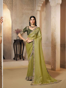 Dernier modèle de sari en satin de soie élégant avec un chemisier en satin malai et des sequins et des motifs de perles - Product Image 2