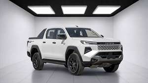 Venta Rápida 2026 T O Y O T A HILUX TRAVO OVERLAND PLUS 2.8D – BLANCO, Volante a la Derecha / Volante a la Izquierda - Product Image 2