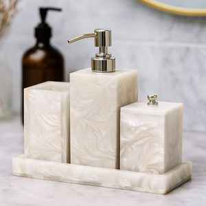 Juegos de baño de resina acrílica elegantes y elegantes hechos a mano con durabilidad Decoración única para su hogar Decoración de baño vibrante - Product Image 1