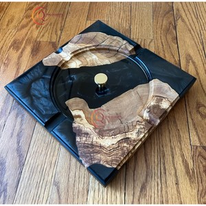 Cendrier à fumer multicolore en acacia fabriqué à la main Cendrier élégant résistant à la rouille pour bar hôtel à un prix attractif - Product Image 1