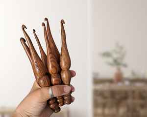 Crochets à crochet en bois de qualité supérieure, fabriqués à la main, écologiques, lisses et polis pour un tricot facile - Product Image 4