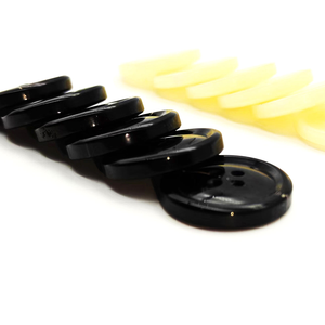 Botones de resina de 4 agujeros ecológicos a la moda de fábrica abrigo de 4 botones personalizado para damas botones de urea de costura de diamantes para ropa - Product Image 5