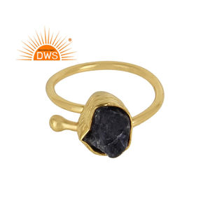 Dernière création artisanale : Bague empilable en or 18 carats plaqué or avec pierre précieuse naturelle Iolite brute – Fabricant de bijoux demi-fins - Product Image 1