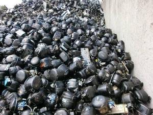 Lot de compresseurs de climatisation pour le démontage, le recyclage et la remanufacturation, récupération du cuivre, de l'aluminium et de l'acier en grand conteneur - Product Image 2