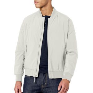 Chaqueta Bomber Softshell de Invierno 2026 con Logotipo Personalizado al por Mayor para Hombre, Logotipo Delantero y Trasero Personalizado, Chaqueta Transpirable e Impermeable para Hombre - Product Image 2