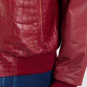 Chaqueta corta de cuello vuelto de cuero genuino para hombre de color rojo oscuro en relieve de piel de oveja de alta calidad impermeable de moda británica - Product Image 3