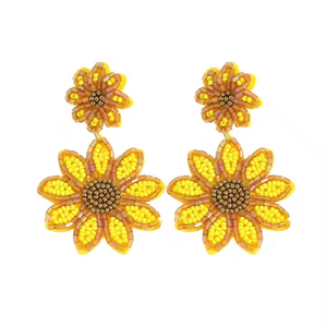 Boucles d'oreilles en perles de graines de tournesol jaunes et blanches faites à la main Boho Floral Dangle bijoux pour femmes par MD artisanat - Product Image 3