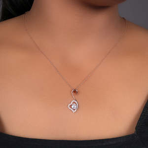 Collier avec pendentif en forme de cœur plaqué or rose, cadeau tendance pour femmes - Product Image 2