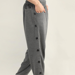 Pantalones de chándal Jogger transpirables informales para hombre con logotipo personalizado de alta calidad pantalones de chándal rectos en blanco de tela de cuero OEM al por mayor - Product Image 5