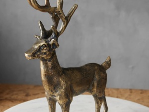 Escultura de ciervo de aluminio sólido Escultura de ciervo de metal con acabado de oro antiguo de alta calidad con base a la venta al precio más bajo - Product Image 3