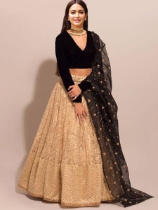 De moda nueva llegada de tela neta Lehenga Choli con Dupatta de moda de las mujeres del mundo exportador de la India - Product Image 4