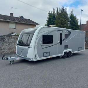 Caravana RV Mediana para Viajes, Remolque para Aventuras de Lujo al Aire Libre y Todoterreno - Product Image 6