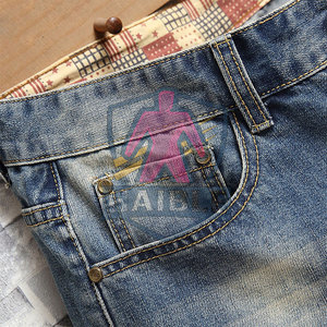 กางเกงยีนส์ขาสั้นลำลองผู้ชายแบบขายส่ง เป็นมิตรกับสิ่งแวดล้อม ระบายอากาศได้ดี บริการ OEM คุณภาพสูง ปรับแต่งได้ตามต้องการ MOQ ต่ำ - Product Image 6