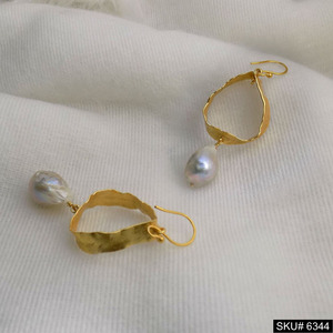 Impresionantes Pendientes Colgantes de Perlas Africanas con Múltiples Hilos, Joyería de Latón Chapado en Oro para un Estilo Vintage - Product Image 1