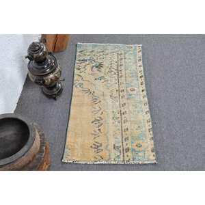 Alfombra de lana turca Vintage de 1,9x3,5 pies, tejido plano de retazos beige y azul para decoración de sala de estar con respaldo de látex - Product Image 1