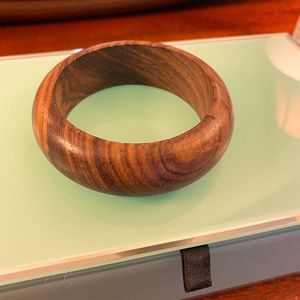 ASSISTANCE Design Bracelet et bracelet en bois Taille personnalisée Bracelets en bois Bracelet Fait à la main Fleur Bracelet en bois Manchette - Product Image 1