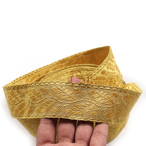 Tresse d'or uniforme de cérémonie ou dentelle avec des feuilles de chêne Dentelle de tresse de feuille de chêne de haute qualité en couleur or à vendre - Product Image 1