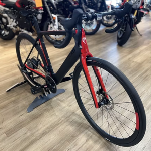 98770935US 2024 Bicicleta de Carretera Eléctrica Futa AXS M Carbon - Product Image 1