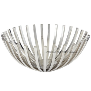 Latest Designs Silver Abstract <b>Metal</b> <b>Bowl</b> with Unique Wavy Edges and Dual-Tone Finish for Stylish Decorative and Dining Use - Product Image 4