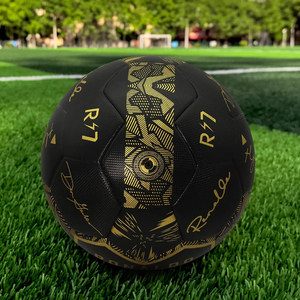 Balón de fútbol de PVC negro de alta calidad Sialkot, tamaño 5 para adultos, Balón de partido oficial para niños, entrenamiento diario profesional al aire libre - Product Image 3