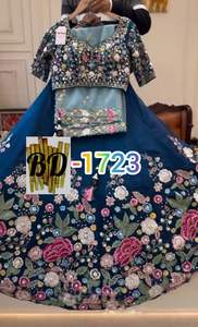 Elegante Lehenga Choli de Satén de Seda con Bordado de Lentejuelas, Colección de Verano India y Pakistaní de Moda, Incluye Cancán y Patta - Product Image 2