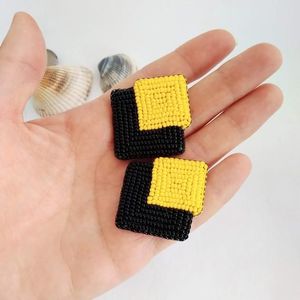 Pendientes geométricos cuadrados con cuentas de semillas, diseño de bloques de color amarillo y negro, estilo bohemio, joyería de playa para verano, accesorios de moda para damas. - Product Image 1