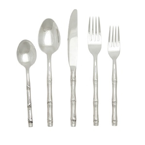 ชุดเครื่องใช้บนโต๊ะอาหารสุดพรีเมียมทำจากเหล็กทองเหลืองสีเงินจำนวน5ชิ้น - Product Image 1