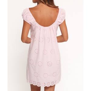 ชุดเดรสผู้หญิงทันสมัย ออกแบบเพื่อเสริมสไตล์ความเป็นผู้หญิง ด้วยทรงพลิ้วไหว และความสบายในแบบแฟชั่นประจำวัน จากอินเดีย - Product Image 6