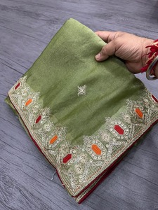 คอลเลกชันใหม่ Saree ผ้านุ่มแฟนซีที่มีความหรูหราแฟนซี * กับ * แนวโน้มการทำงานหนักหลายลำดับ - Product Image 5