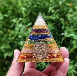 Pirámide de Mandala de cristal de siete chakras, Kit de protección para meditación, Yoga, generador de energía de resina, pirámide de orgón - Product Image 4