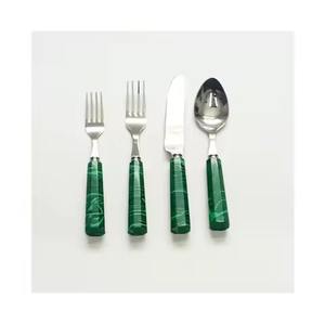 Ensemble de couverts en acier inoxydable poli miroir écologique avec manche en résine pour les fêtes - Product Image 4